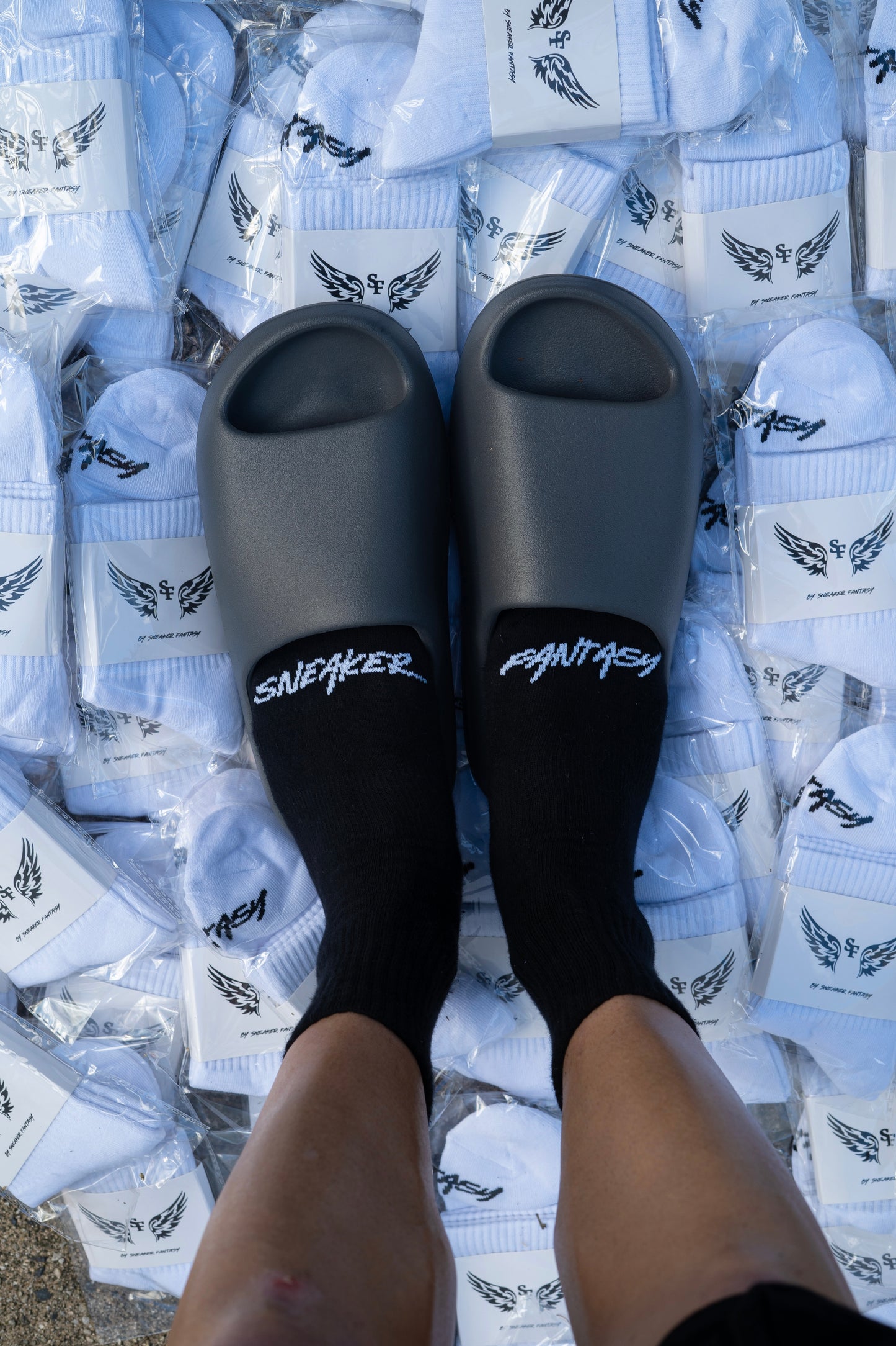 FANTASY SUPPLY ESSENTIAL SOCKS - BLACK