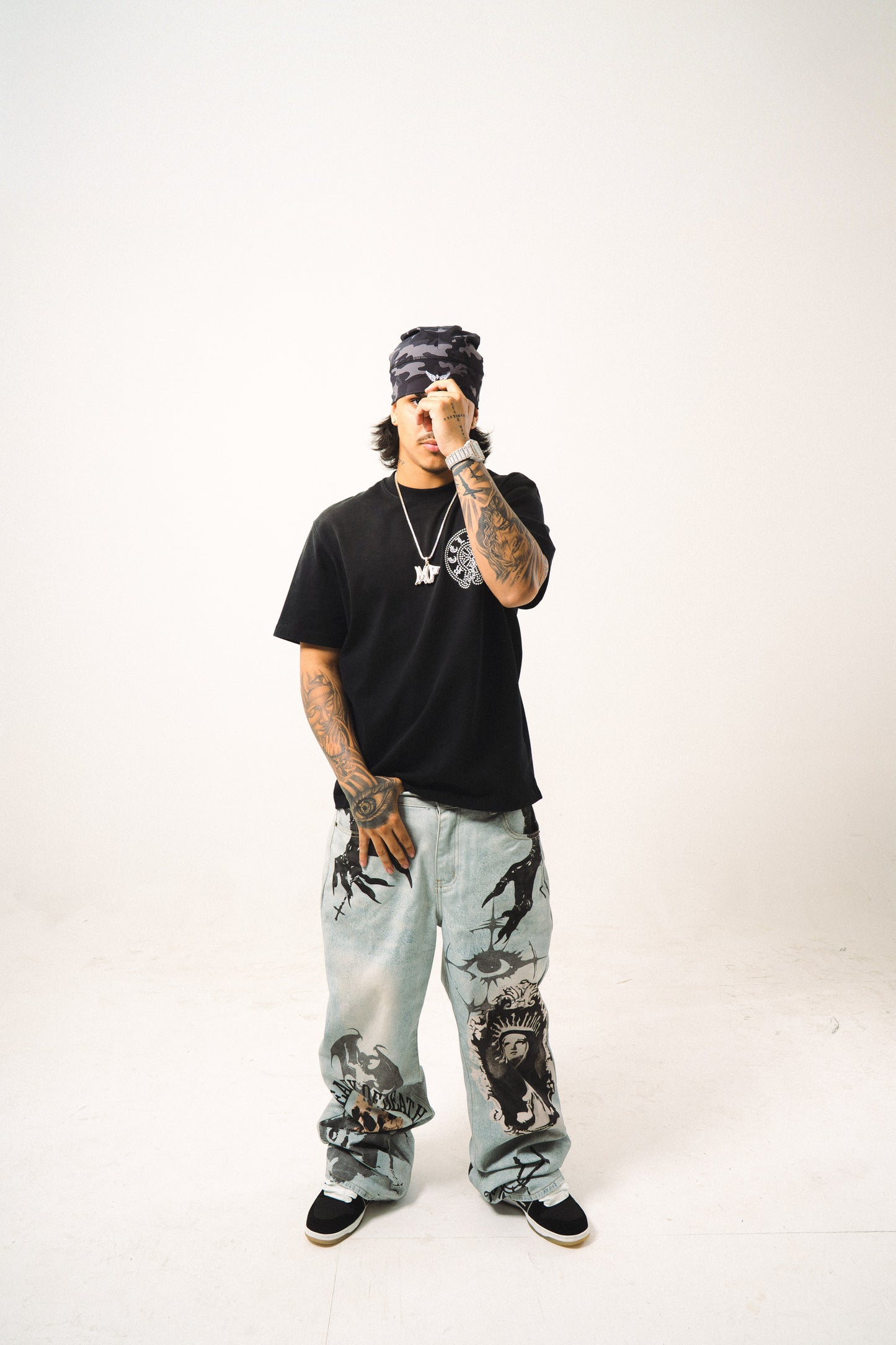 ARMOR PRINTED BAGGY JEANS