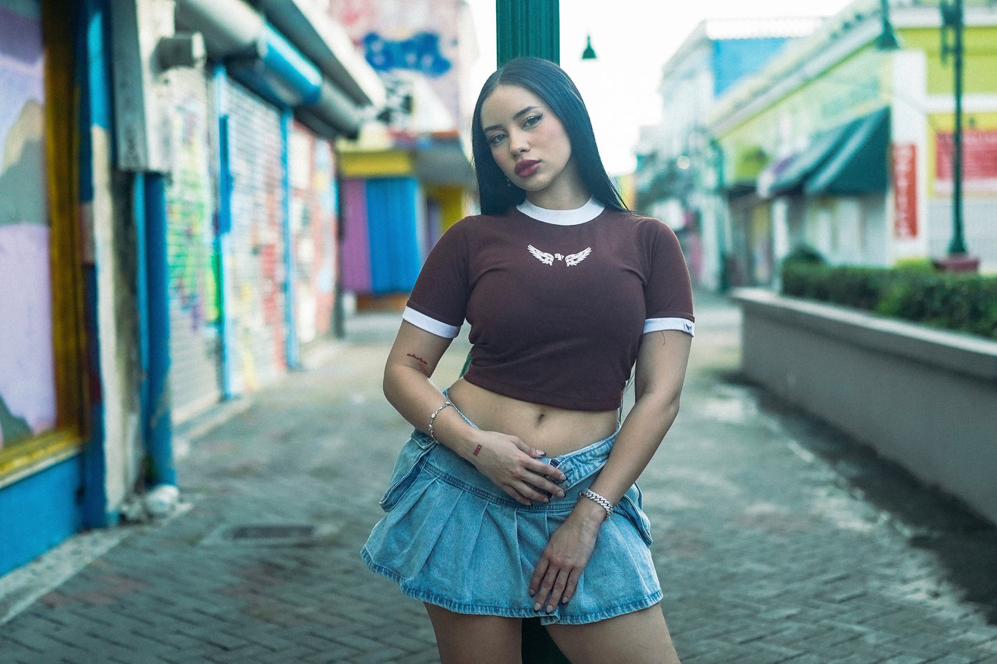 BROWN - CROPPED TEE